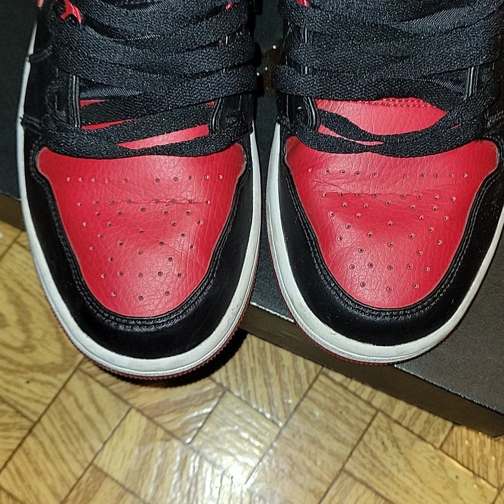 Air Jordan 1 Mid Banned